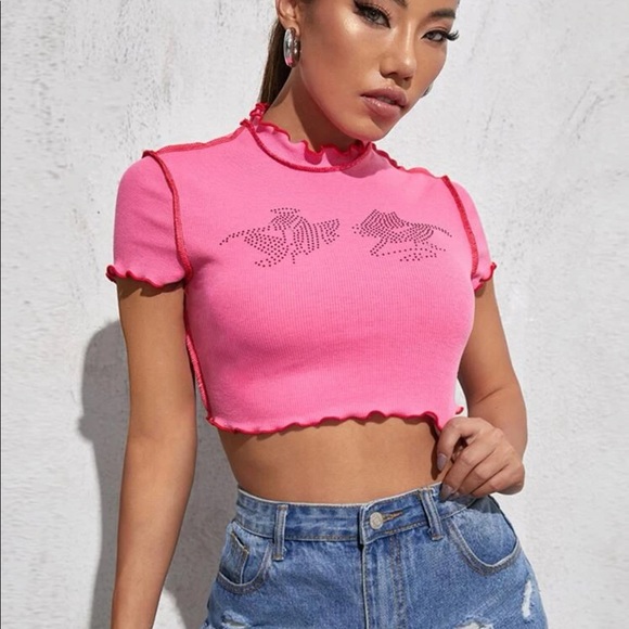 Knitted hot pink crop top, devil and angel - Picture 1 of 2